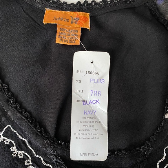 Boho border batik dye and embroidered top 1X - Picture 8 of 10